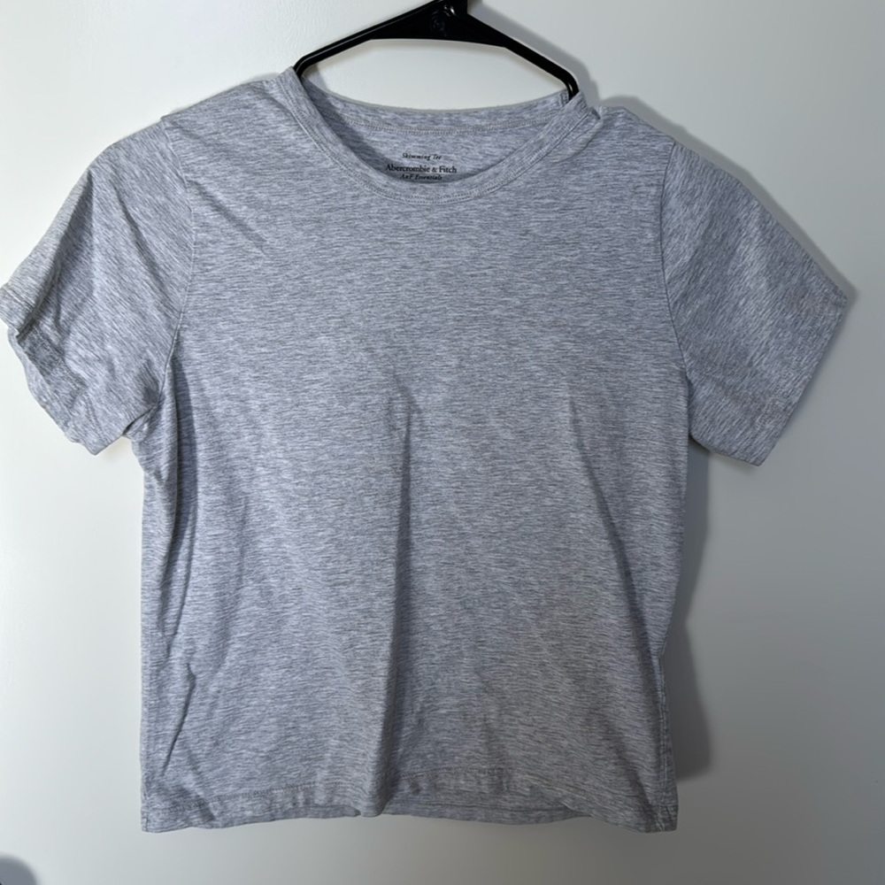 A&F - GREY SKIMMING TEE - XS